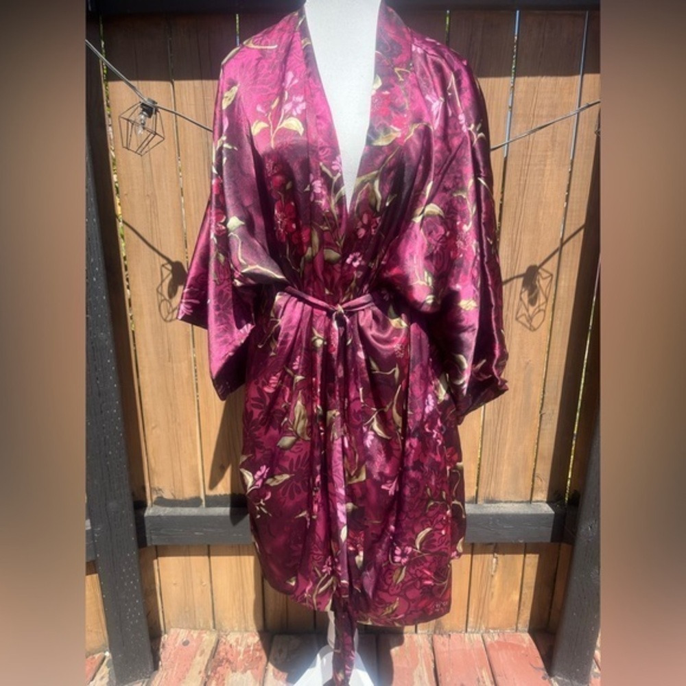 Vintage Floral Satin Robe